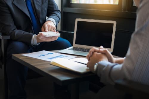 تطوير الموازنات التشغيلية وتحسين الإنفاق على مستوى الإدارات