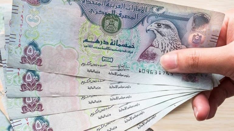 ما هي الوظائف في الإمارات التي تقدم رواتب يبلغ 5000 درهم؟